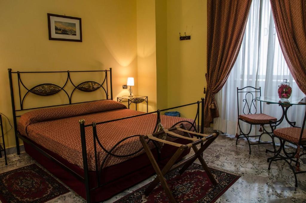 Sant'Eligio Hotel Nápoles Habitación foto
